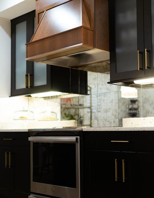 kitchen-remodel-columbia-sc-range-hood-and-stove