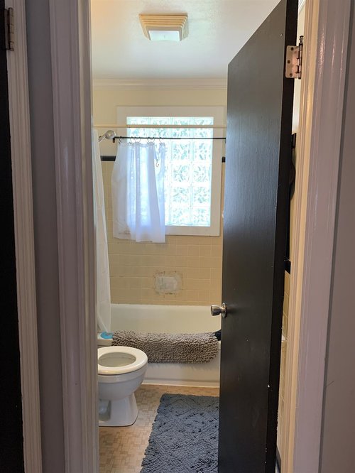 before-bathroom-remodel-columbia-sc-small